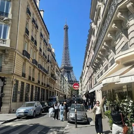 Eiffel Tower Spacious 2-bedroom, 2-bathroom Quiet Apartment, Elegant And Peaceful * Parigi