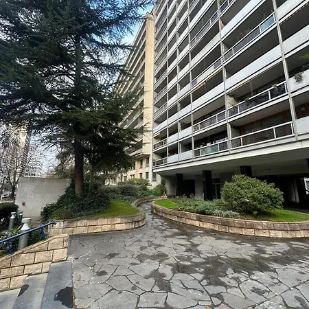 Eiffel Tower Spacious 2-bedroom, 2-bathroom Quiet Apartment, Elegant And Peaceful Appartamento
