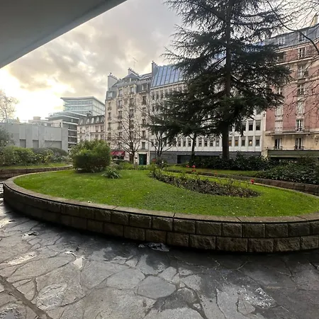 Appartamento Eiffel Tower Spacious 2-bedroom, 2-bathroom Quiet Apartment, Elegant And Peaceful